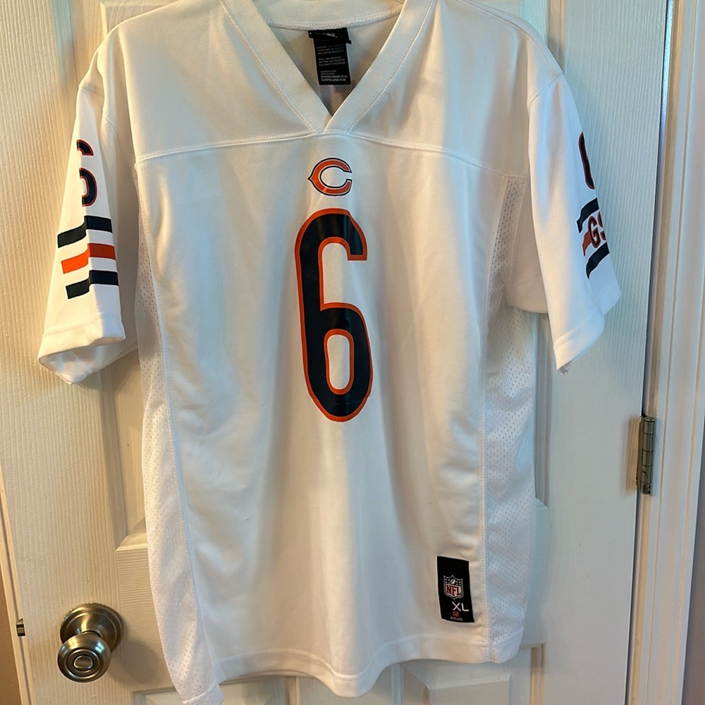 ⭐️ Chicago Bears Like-new Cutler jersey